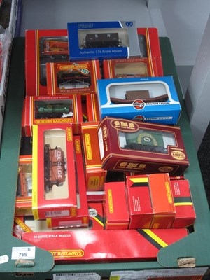 Lot 769 - Twenty Seven OO Gauge Outline British Rolling...