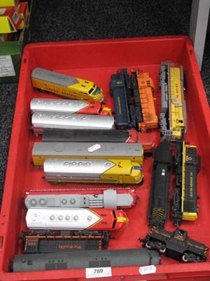 Lot 789 - Sixteen HO Gauge Outline American Locomotives,...