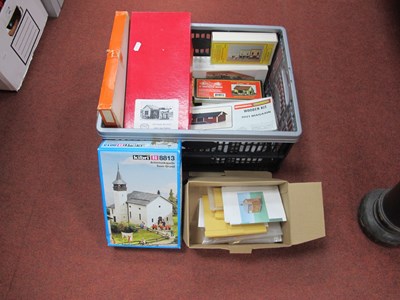 Lot 445 - Twenty 'HO'/'OO' Gauge Boxed Railway...