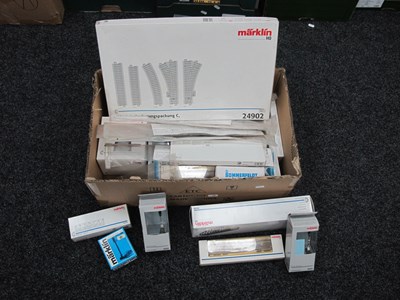 Lot 814 - A Quantity of HO Gauge Lineside Accessories,...