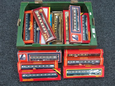 Lot 819 - Seventeen OO Gauge Outline British Coaches by...