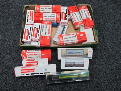 Lot 829 - Approximately Twenty Five HO Gauge Outline...
