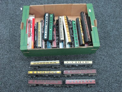 Lot 830 - Approximately Twenty Four OO Gauge Outline...
