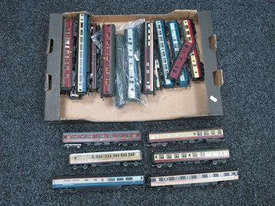 Lot 840 - Twenty Two OO Gauge Outline British Coaches...