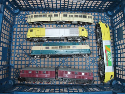 Lot 892 - Five HO Gauge Outline Continental Locomotives,...