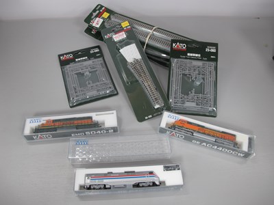 Lot 895 - Kato (USA) - Three N Gauge Outline American...