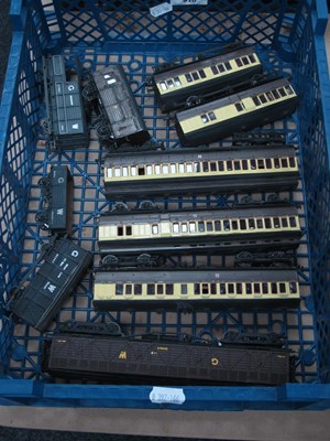 Lot 916 - Ten OO Gauge Rolling Stock Items, All GWR/GW,...