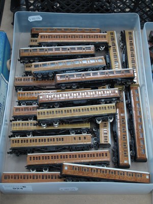 Lot 924 - Twenty Three N Gauge Outline British 'Teak'...