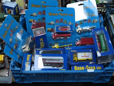 Lot 927 - Nineteen 1:76th Scale Diecast Model Vehicles...