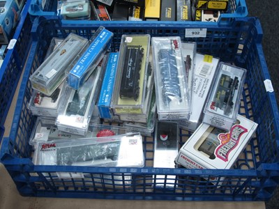 Lot 932 - Twenty N Gauge Outline American Rolling Stock...