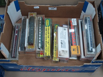 Lot 935 - Eighteen N Gauge Outline Continental Coaches...