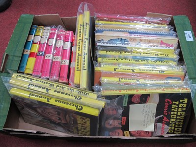 Lot 698 - Twenty Five Vintage Western Annuals/Books, to...
