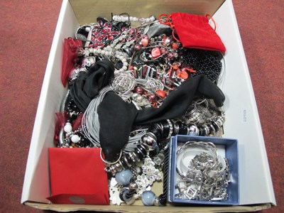 Lot 102 - An Assortment of Costume Jewellery, in hues of...