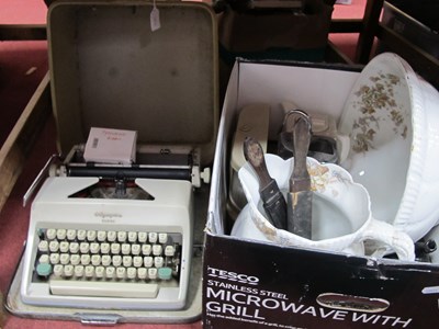 Lot 1136 - Goblin teasmade, wash jug and bowl, razor...