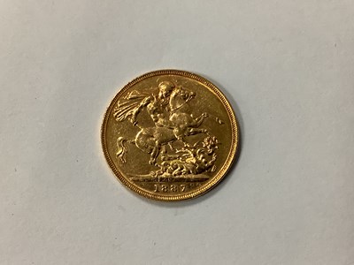 Lot 560 - 1887 Victoria 'Jubilee Head' Gold Sovereign.