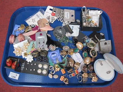 Lot 1296 - A Collection of Assorted Clip On and Pierced...