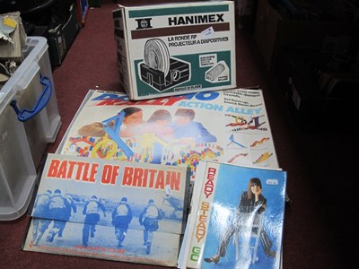 Lot 1133 - A boxed Hanimex slide projector together with...