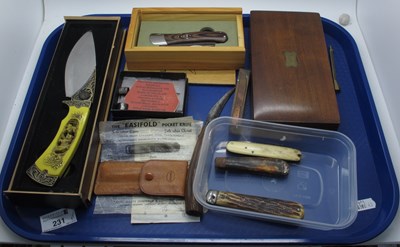 Lot 231 - Modern ancient warrior knife with bear...