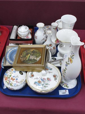 Lot 1207 - Wedgwood 'Kutani Crane' Vases, Aynsley...