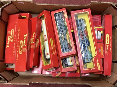 Lot 488 - A Quantity of Triang / Hornby Rolling Stock,...