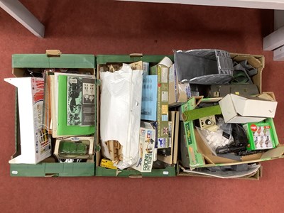 Lot 378 - A Quantity of Predominantely Model Railway...
