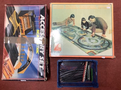 Lot 340 - Lima OO Gauge Model Railway Layout Accessory...