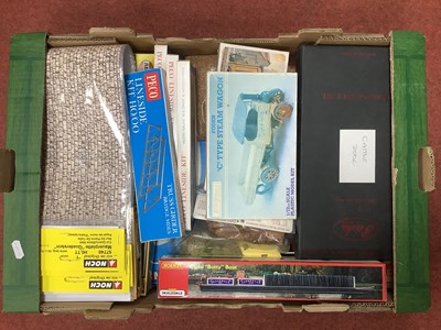 Lot 324 - A quantity of OO scale Lineside accessories...