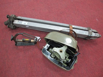 Lot 1385 - Wild Heerbrugg NK10 Engineers Level, in case,...