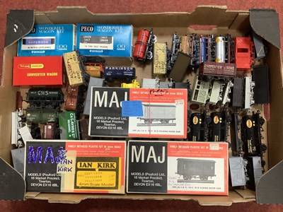 Lot 346 - Approximately Fifty OO gauge wagons, many...