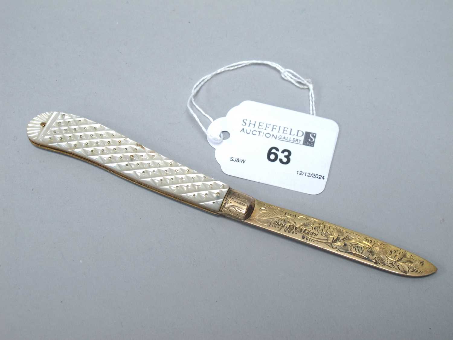 Lot 63 - A Victorian Hallmarked Silver Mother of Pearl...