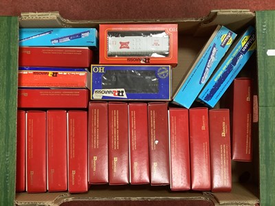 Lot 355 - Twenty-two boxed HO scale American outline...