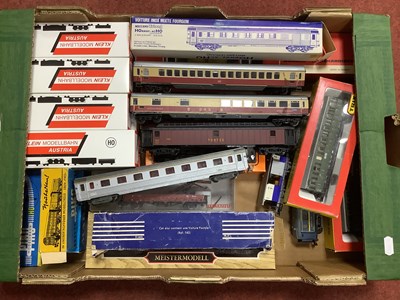 Lot 350 - Approximately Twenty Eight items (Nineteen...