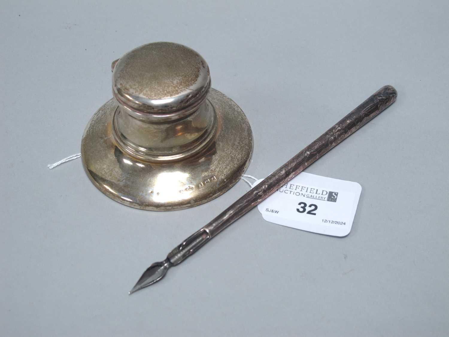 Lot 32 - An Edwardian Hallmarked Silver Inkwell,...