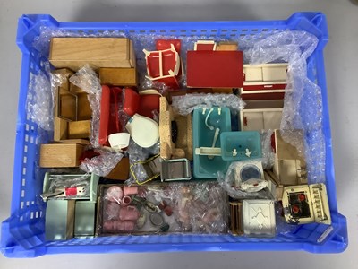 Lot 302 - A Quantity of Mid XX Century Dolls House...