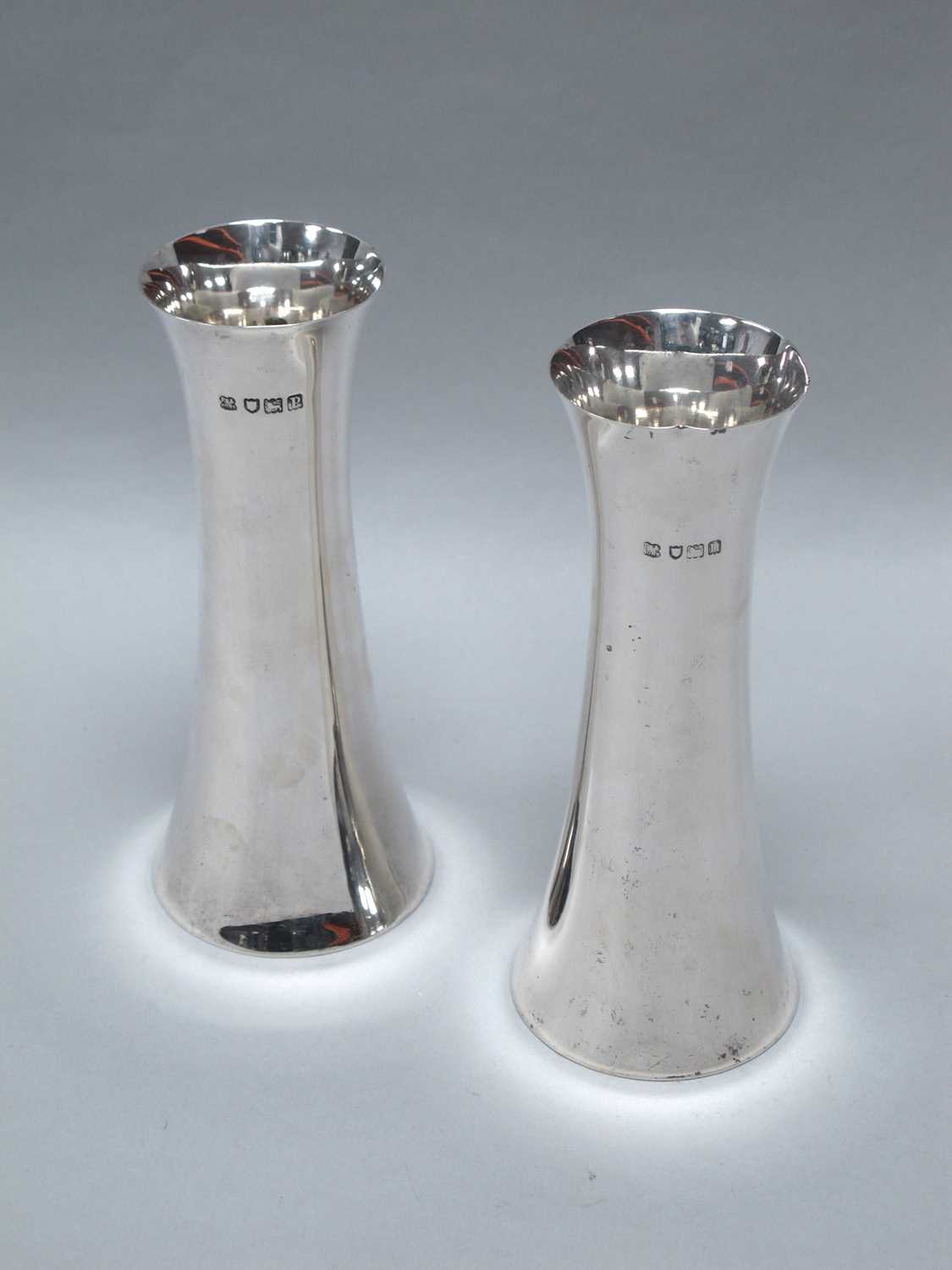 Lot 1 - An Edwardian Hallmarked Silver Fluted Spill...