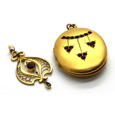 Lot 188 - A Victorian Style Gilt Metal Oval Locket...