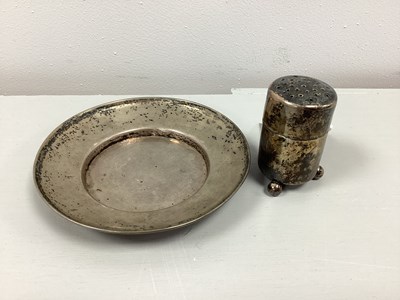 Lot 20 - An Edwardian Hallmarked Silver Pepperette,...