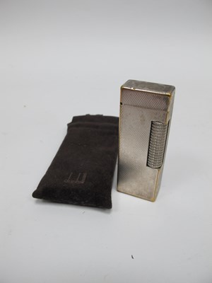 Lot 1295 - A Vintage Dunhill Rollagas Lighter, 6.5cm.