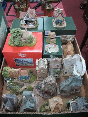 Lot 1333 - Lilliput Lane 'The Right Note', 'High Spirits',...