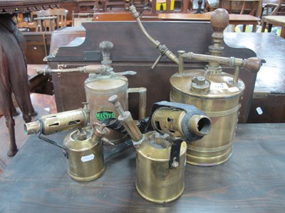 Lot 1372 - L.N.E.R Eclipse Abbey Oil Sprayer for...