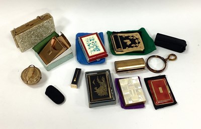 Lot 1411 - A Collection of Vintage Compacts and...
