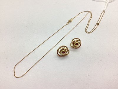 Lot 55 - A Dainty Curb Link Chain, stamped "375",...
