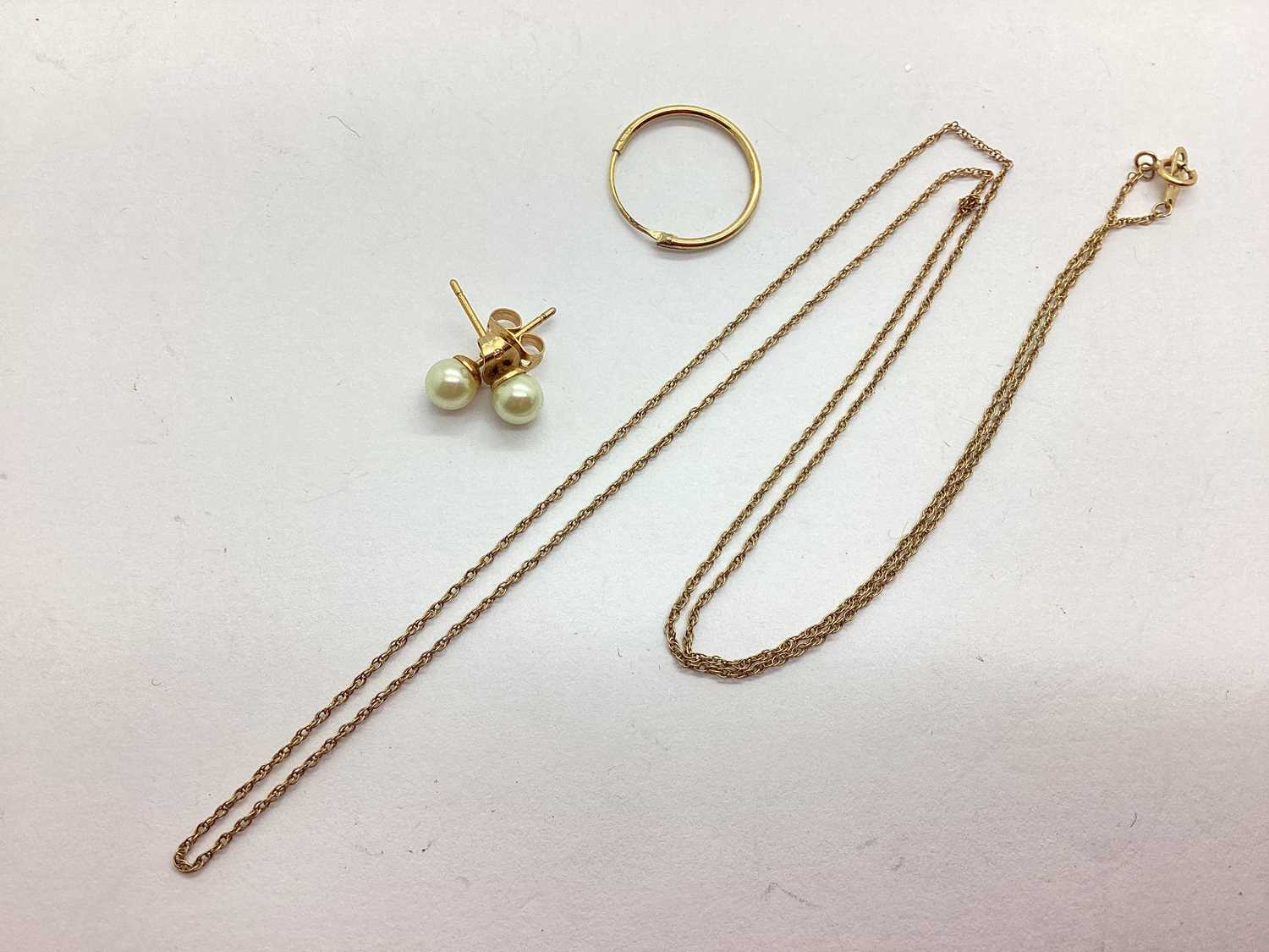 Lot 44 - A Dainty Ropetwist Chain, to clasp stamped...