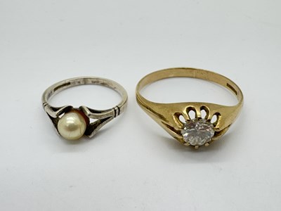 Lot 37 - A 9ct Gold Stone Set Signet Style Ring, the...