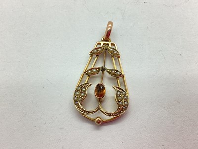 Lot 73 - An Antique Style Seed Pearl and Stone Set...
