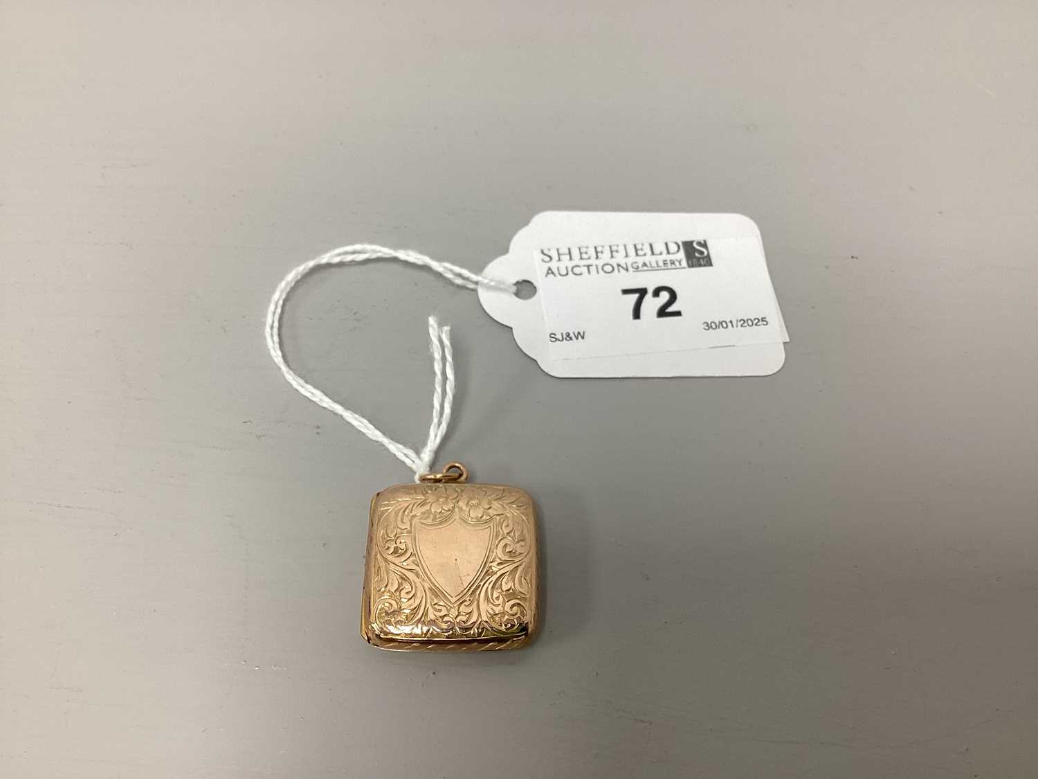 Lot 72 - An Edwardian 9ct Gold Rectangular Locket Fob,...