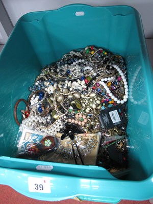 Lot 39 - Assorted Costume Jewellery, including retro...