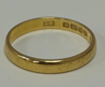 Lot 49 - A 22ct Gold Plain Wedding Band (finger size...