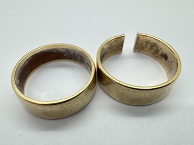 Lot 247 - A 9ct Gold Wide Plain Wedding Band, (finger...