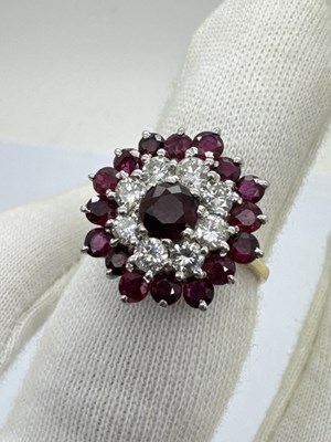 Lot 276 - A Large 18ct Gold Diamond and Stone Set...